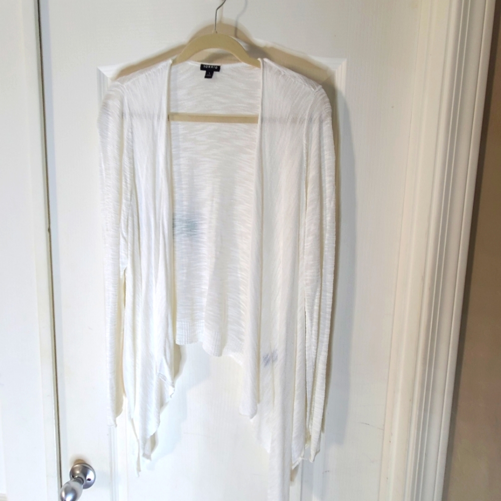 Torrid light sweater cover up white Size 1